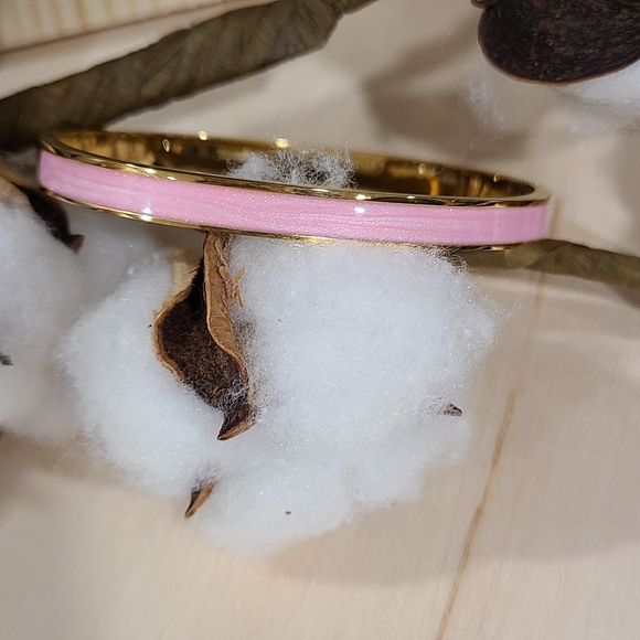 🩷💛NEW🩷💛 PRETTY!! Stainless Steel PINK and GOLD Bangle Bracelet - Picture 11 of 14
